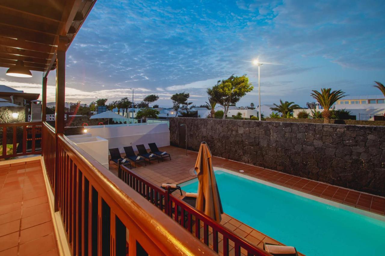 Stylish 6 Bedroom Villa Princesa - Hot Tub - Heated Pool - Near Beach & Waterparks Playa Blanca  Bagian luar foto