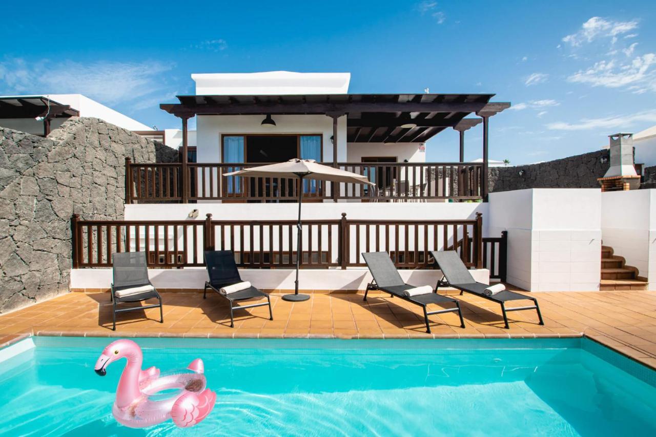 Stylish 6 Bedroom Villa Princesa - Hot Tub - Heated Pool - Near Beach & Waterparks Playa Blanca  Bagian luar foto