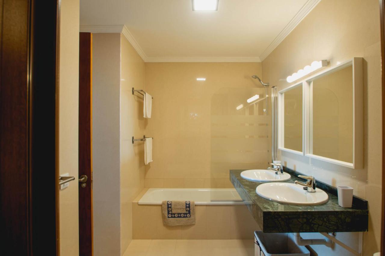 Stylish 6 Bedroom Villa Princesa - Hot Tub - Heated Pool - Near Beach & Waterparks Playa Blanca  Bagian luar foto